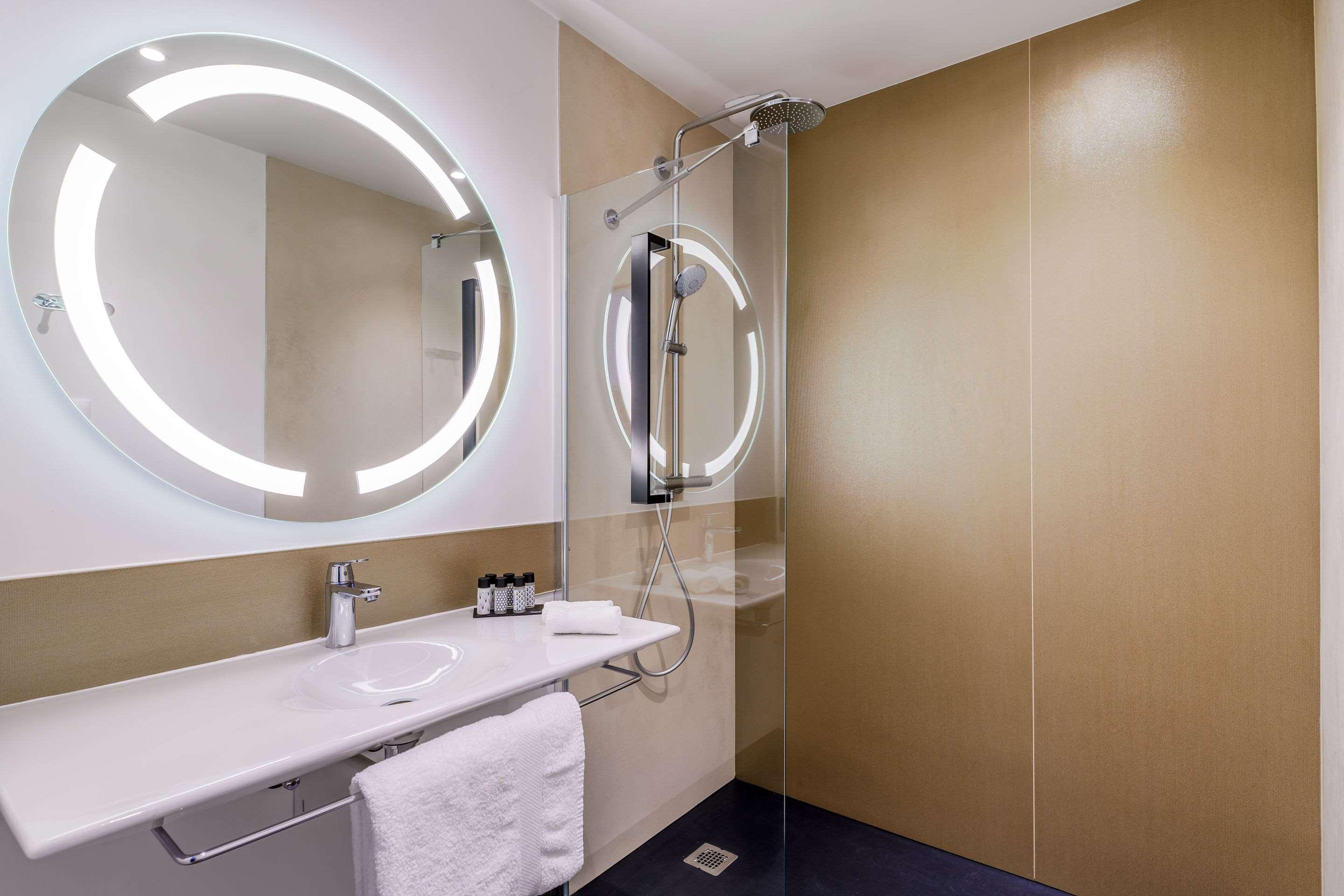 Kyriad Prestige Amiens Poulainville - Hotel And Spa Exteriör bild