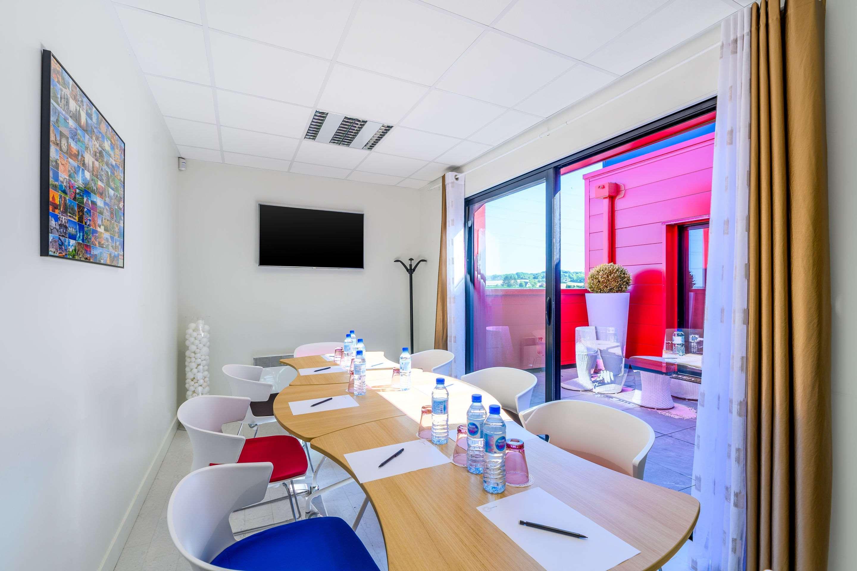 Kyriad Prestige Amiens Poulainville - Hotel And Spa Exteriör bild