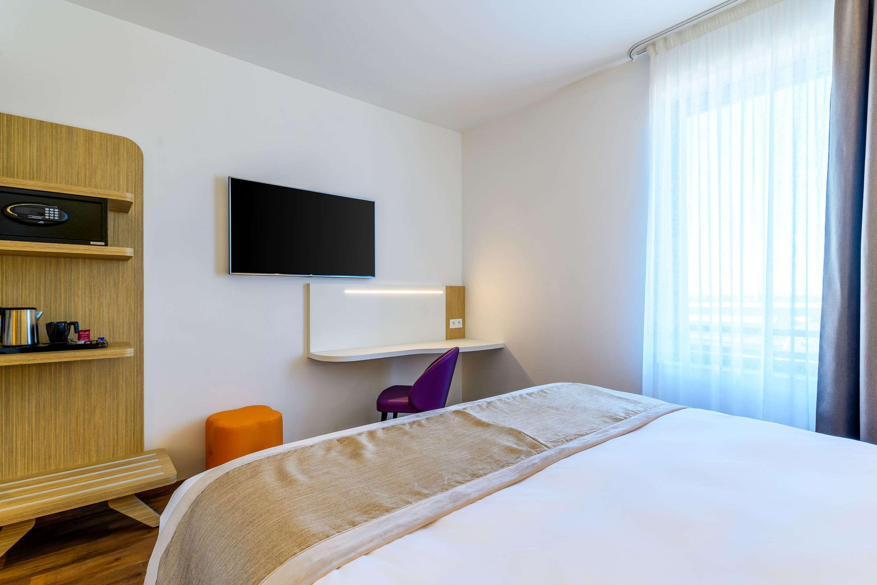 Kyriad Prestige Amiens Poulainville - Hotel And Spa Exteriör bild